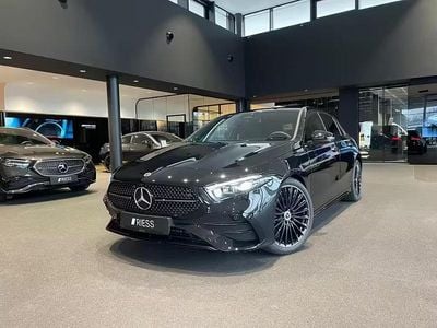 Gebraucht Mercedes A180 AMG 136 PS (100 kW) 2026 Metalliclack kosmosschwarz Limousine