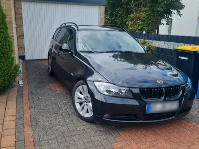 Gebraucht BMW 318 123 PS (90 kW) 2007 Schwarz Kombi
