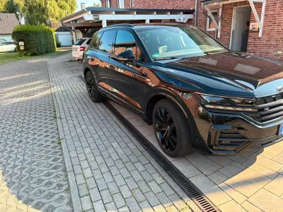 Gebraucht VW Touareg R-line 231 PS (169 kW) 2022 Schwarz SUV