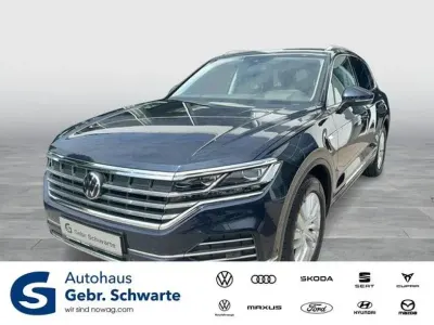 Gebraucht VW Touareg Elegance 286 PS (210 kW) 2023 Meloebluekristalleffekt SUV
