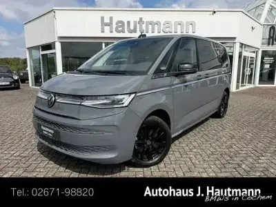 Gebraucht VW Multivan Style 150 PS (110 kW) 2025 Grau Van / Kleinbus