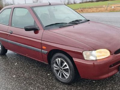 gebraucht Ford Escort 1.4i Flair sehr gepflegt.