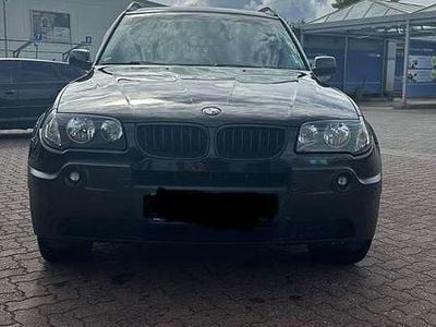 Schwarz Gebraucht 2004 BMW X3 SUV | 5.900 € (Etwas zu teuer)