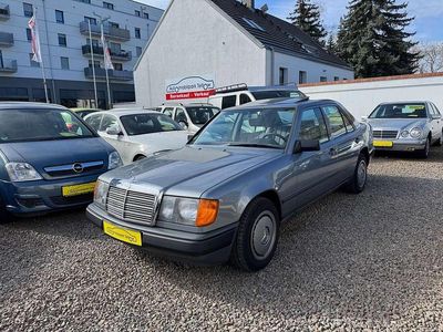 Gebraucht Mercedes E230 132 PS (97 kW) 1988 Grau Limousine