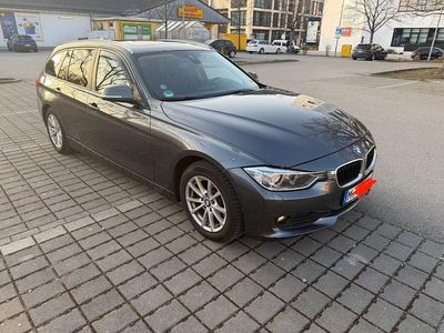 Gebraucht BMW 320 184 PS (135 kW) 2012 Grau Kombi