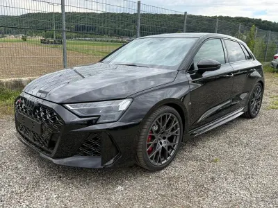Gebraucht Audi RS3 Sport 400 PS (294 kW) 2026 Schwarz Limousine