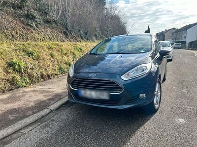 Grau Gebraucht 2014 Ford Fiesta Titanium Kleinwagen | 4.499 € (Fairer Preis)