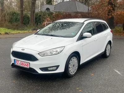 Gebraucht Ford Focus 105 PS (77 kW) 2015 Weiß Kombi