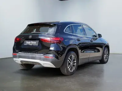 Gebraucht Mercedes GLA200 150 PS (110 kW) 2023 Schwarz SUV