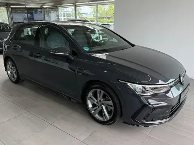 Gebraucht VW Golf VIII R-line 131 PS (96 kW) 2024 Grau Limousine