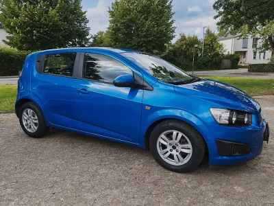 Gebraucht Chevrolet Aveo 101 PS (74 kW) 2012 Blau Kleinwagen