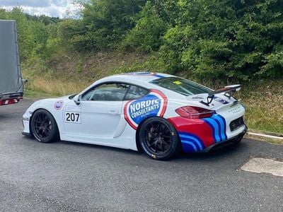 Porsche Cayman GT4