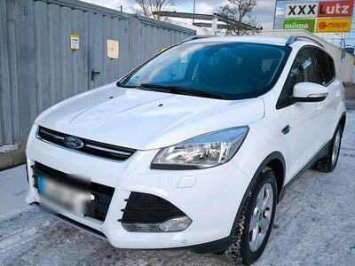 Weiß Gebraucht 2014 Ford Kuga SUV | 11.000 € (Teuer)