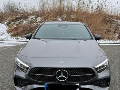 Gebraucht Mercedes A250 AMG line 224 PS (164 kW) 2023 Grau Limousine