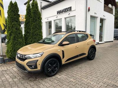 Neu Dacia Sandero Stepway 110 PS (80 kW) 2025 Safaribeige Limousine