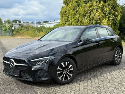 Gebraucht Mercedes A180 116 PS (85 kW) 2023 Schwarz Limousine