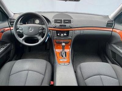 Mercedes E200