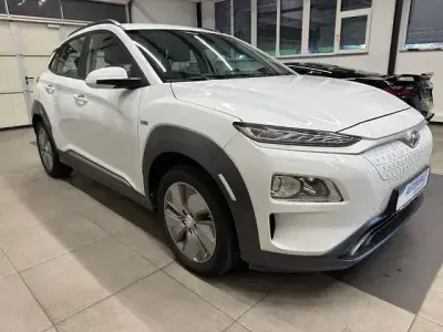 Gebraucht Hyundai Kona 100 kW (136 PS) 2021 Weiß SUV