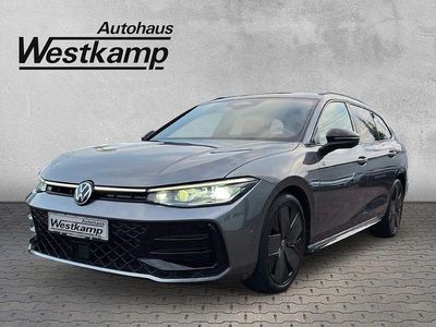 Second-hand VW Passat R-line 150 CP (110 kW) 2024 Gri Berlinǎ