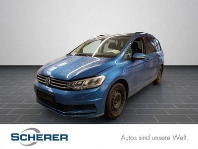 Gebraucht VW Touran Comfortline 150 PS (110 kW) 2022 Caribbean blue metallic (metallic) Van / Kleinbus