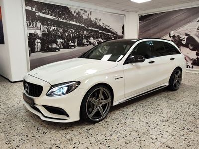 gebraucht Mercedes C63 AMG AMG (LED/NAVI/20-ZOLL/CARBON/ 1'HND 13 TKM!