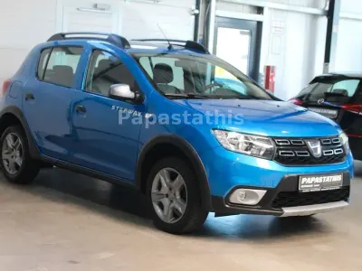 Używany Dacia Sandero Anniversary 90 KM (66 kW) 2019 Niebieski Sedan/Limuzyna