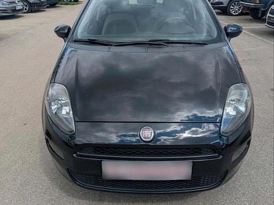 Second-hand Fiat Punto 69 CP (50 kW) 2012 Negru Hatchback