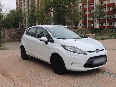 Gebraucht Ford Fiesta 60 PS (44 kW) 2009 Weiß Kleinwagen