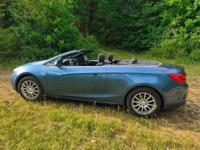 Gebraucht Opel Cascada 140 PS (102 kW) 2015 Blau Cabrio