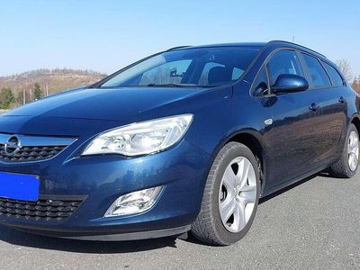 Gebraucht Opel Astra Design Edition 140 PS (102 kW) 2012 Blau Kombi