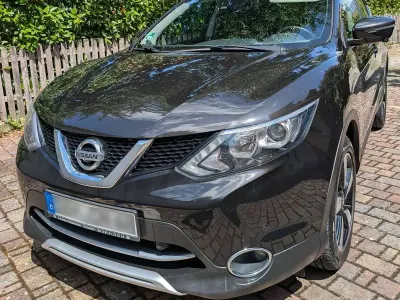 Gebraucht Nissan Qashqai N-Connecta 131 PS (96 kW) 2017 Schwarz SUV