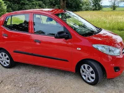 Gebraucht Hyundai i10 68 PS (50 kW) 2010 Rot Kleinwagen