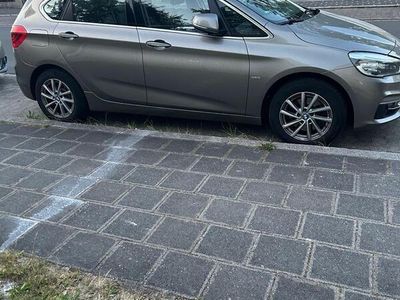 BMW 218