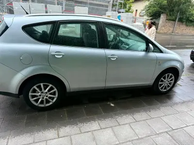 Gebraucht Seat Altea 105 PS (77 kW) 2013 Silber Limousine