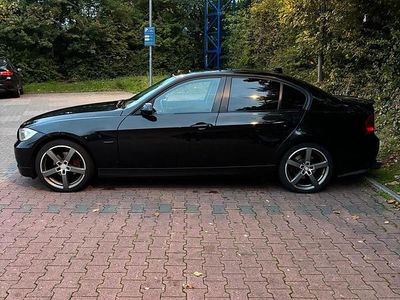Gebraucht BMW 320 163 PS (119 kW) 2007 Schwarz Limousine