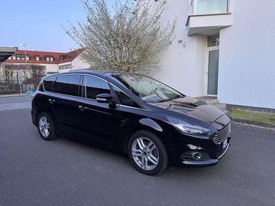 Usata Ford S-MAX Titanium 179 CV (131 kW) 2016 Nero Monovolume