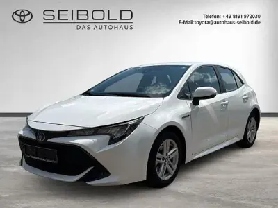 Używany Toyota Corolla Comfort 122 KM (89 kW) 2021 Biały