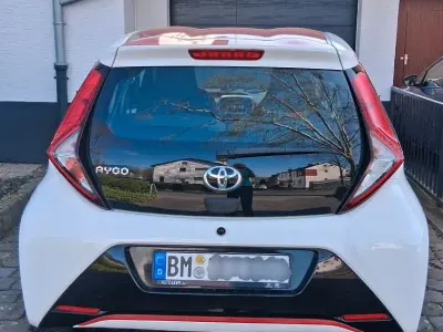 Gebraucht Toyota Aygo Team 72 PS (52 kW) 2020 Weiß Kleinwagen
