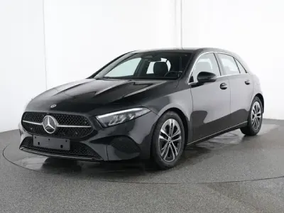 Gebraucht Mercedes A180 Advanced 136 PS (100 kW) 2025 lack kosmosschwarz Limousine