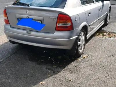 Gebraucht Opel Astra 88 PS (64 kW) 2003 Silber Limousine