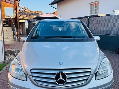 Gebraucht Mercedes B180 109 PS (80 kW) 2008 Silber Van / Kleinbus