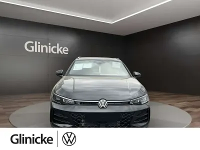 Gebraucht VW Passat R-line 177 PS (130 kW) 2026 Grenadillschwarz metallic Kombi