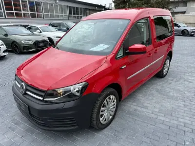 Gebraucht VW Caddy Trendline 122 PS (89 kW) 2018 Rot Van / Kleinbus
