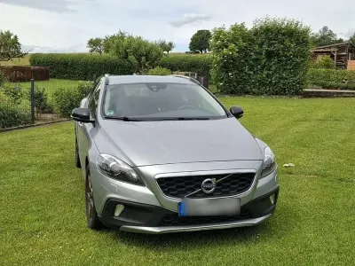 Gebraucht Volvo V40 CC Momentum 120 PS (88 kW) 2016 Grau Kombi