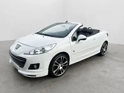 Gebraucht Peugeot 207 CC 156 PS (114 kW) 2012 Weiß  metallic Cabrio
