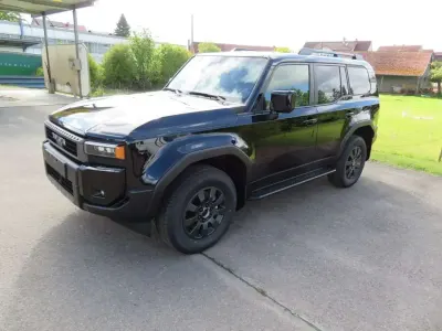 Neu Toyota Land Cruiser Executive 205 PS (150 kW) 2026 Schwarz SUV