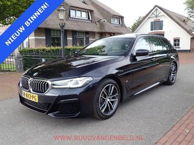 Schwarz Gebraucht 2021 BMW 520 Shadowline Kombi | 29.900 € (Teuer)