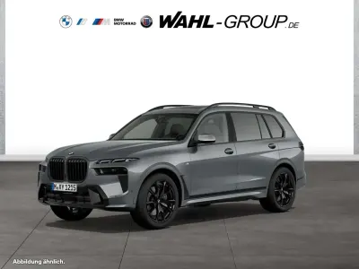 Neu BMW X7 M Sport 352 PS (258 kW) 2026 Skyscraper grau metallic SUV