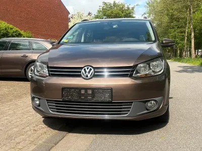 Gebraucht VW Touran 105 PS (77 kW) 2012 Braun Van / Kleinbus