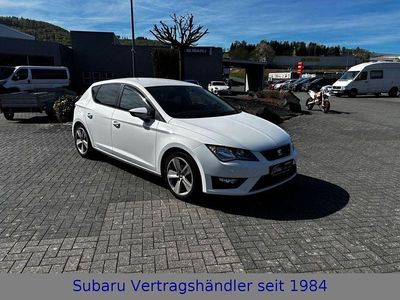 Begagnad Seat Leon FR 140 HK (102 kW) 2014 Vit Sedan